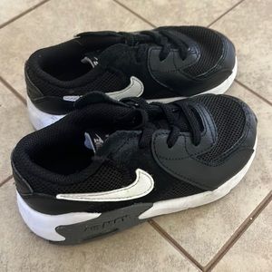 Nikes size 9